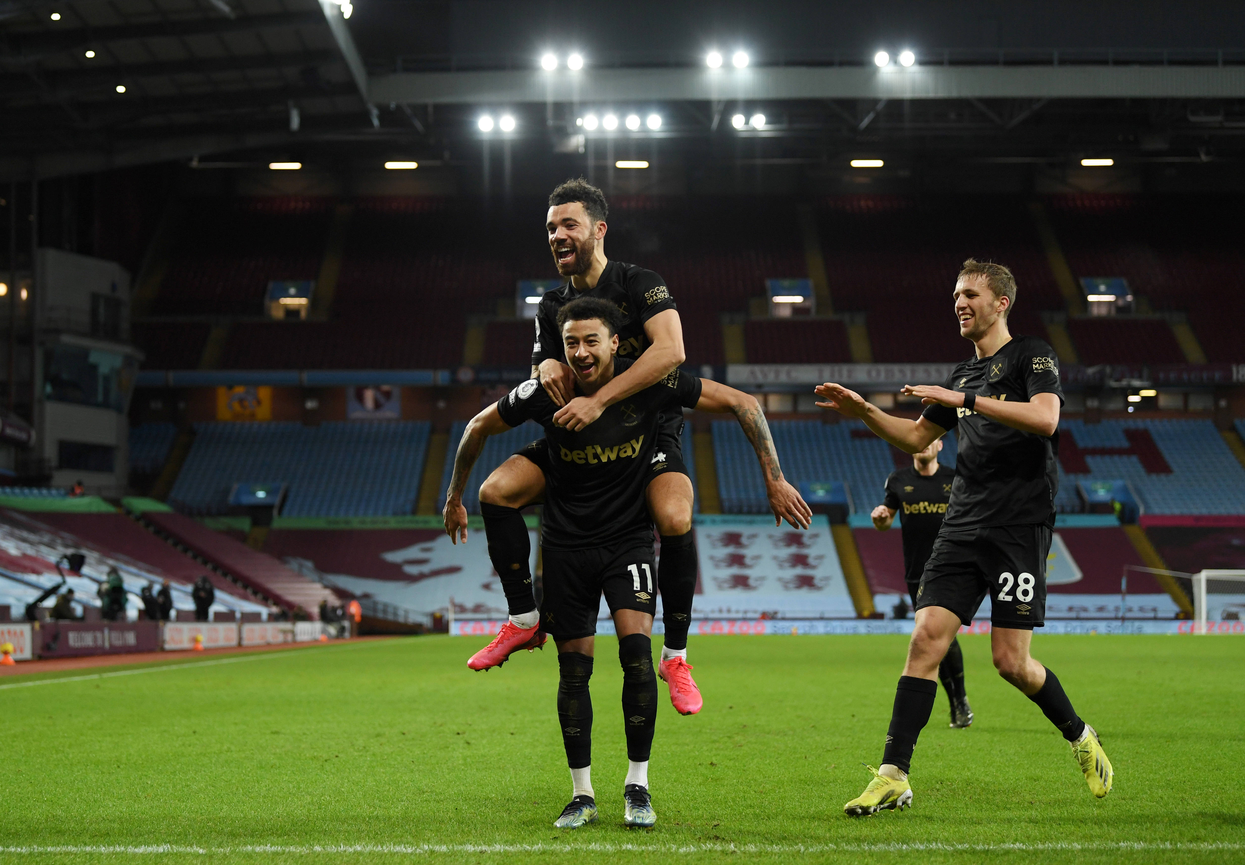 [中超]门框立功 上海海港客场全取三分