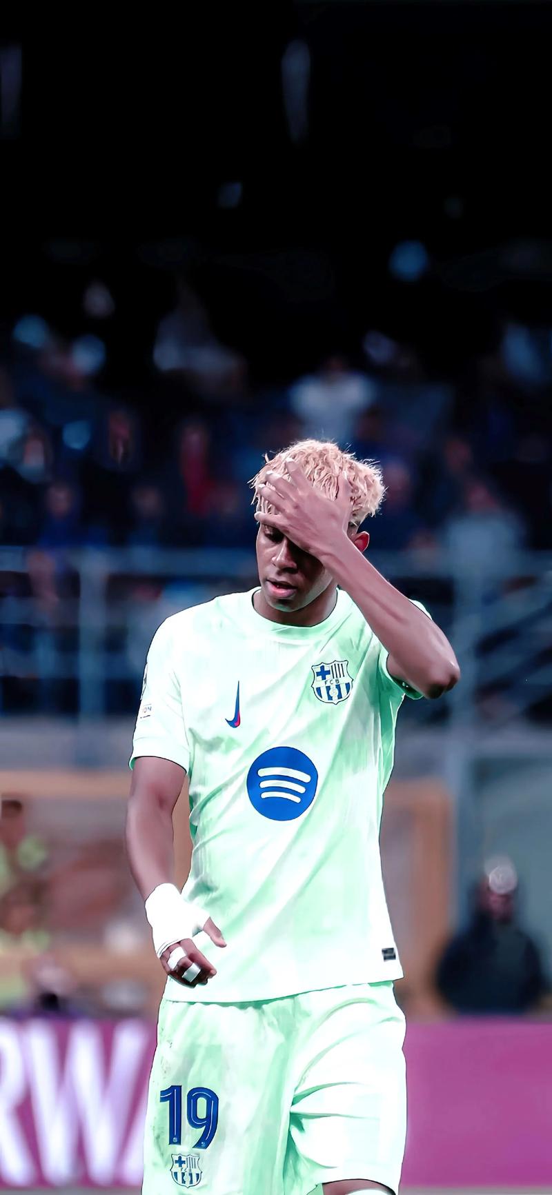 [图]鲍尔17+5+5黄蜂9人上双150-95狂胜爵士55分