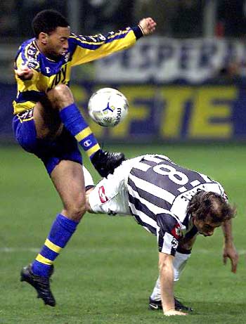 37分狂胜残阵勇士，完成三杀！鸭梨三节30分7助，库里巴特勒缺阵